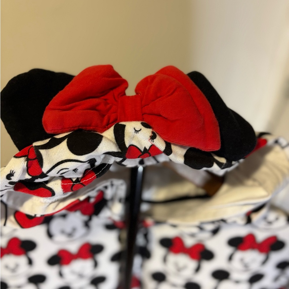 Minnie Mouse Adult Onsie - Picture 4 of 7